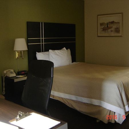 Days Inn Oil City Conference Center Exteriör bild
