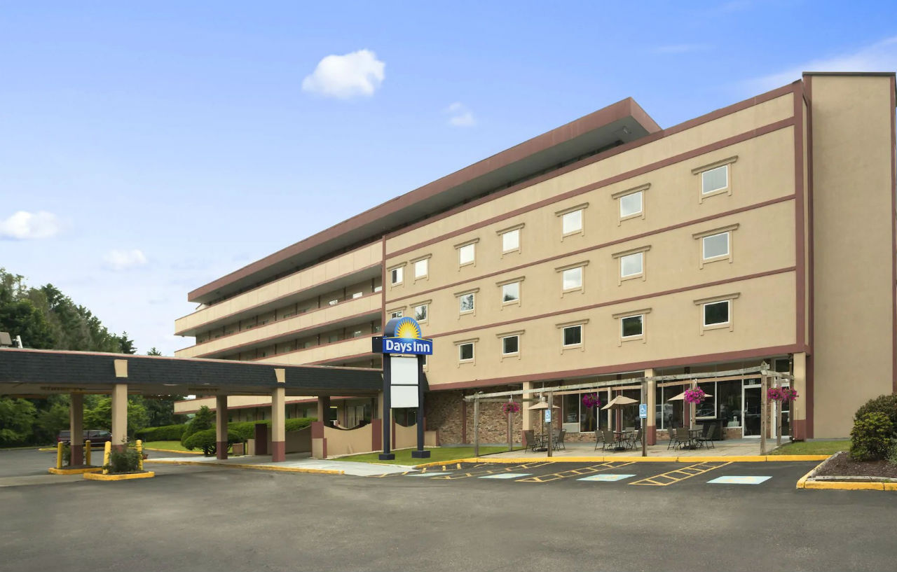Days Inn Oil City Conference Center Exteriör bild